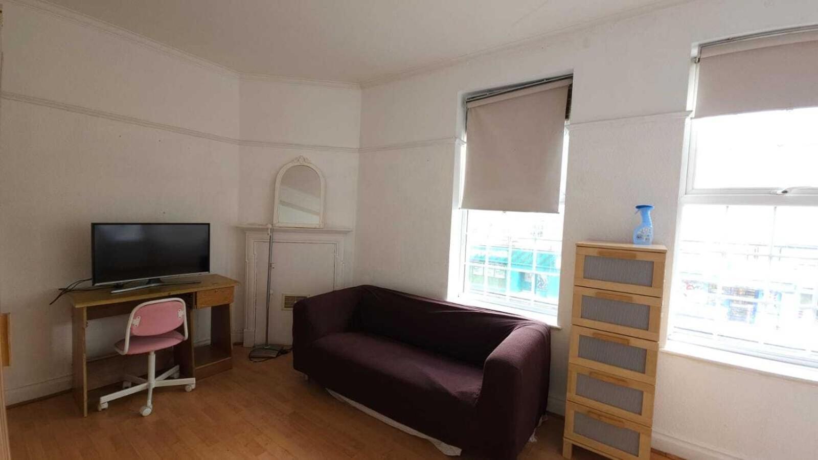 London Edgware Station Apartment Room photo