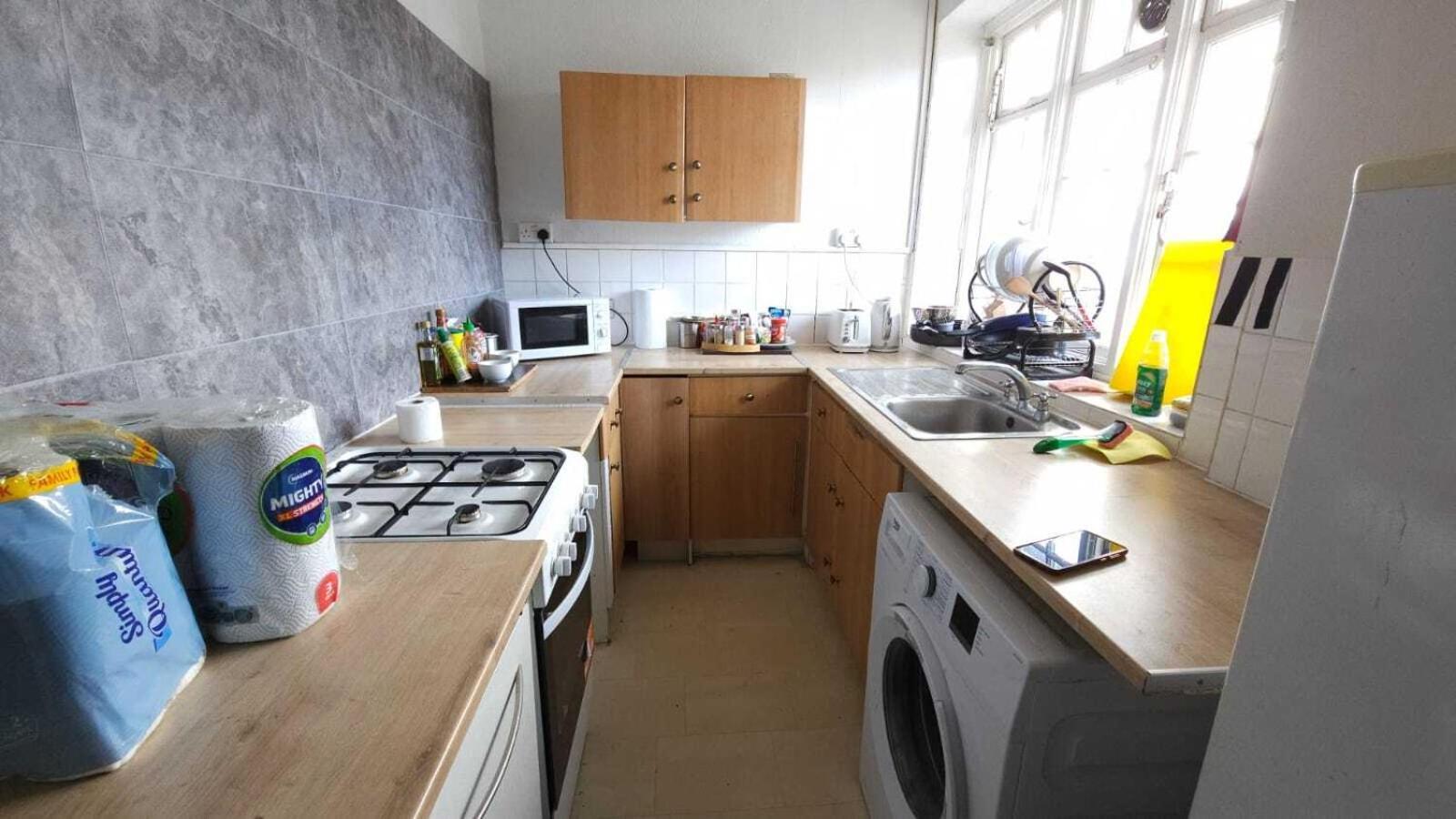 London Edgware Station Apartment Room photo