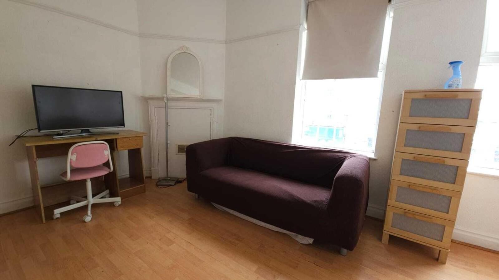 London Edgware Station Apartment Room photo
