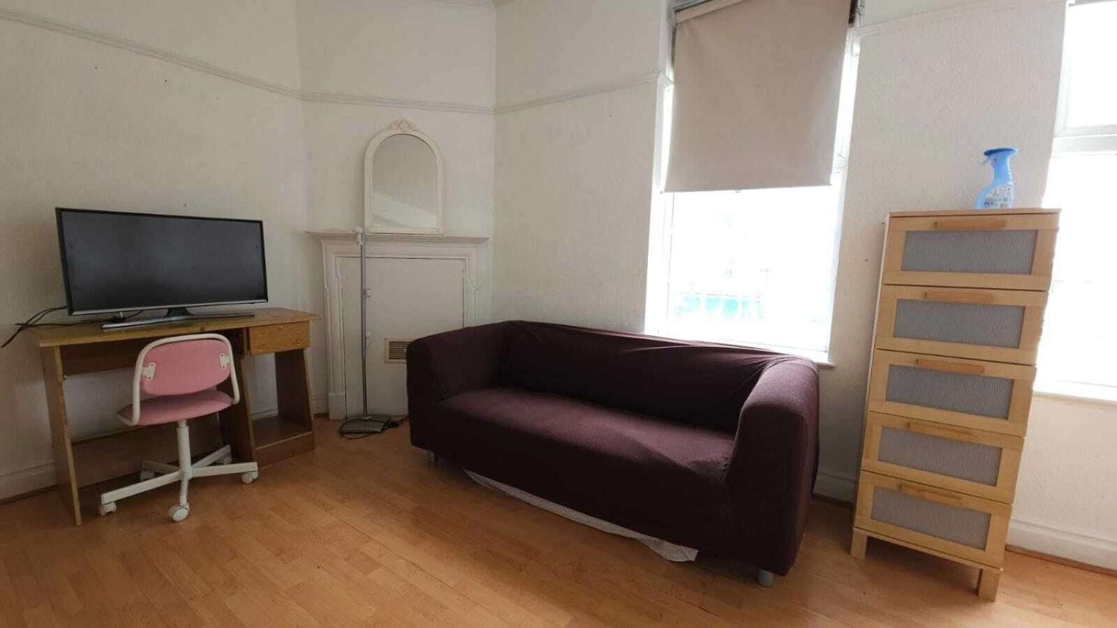 London Edgware Station Apartment Room photo