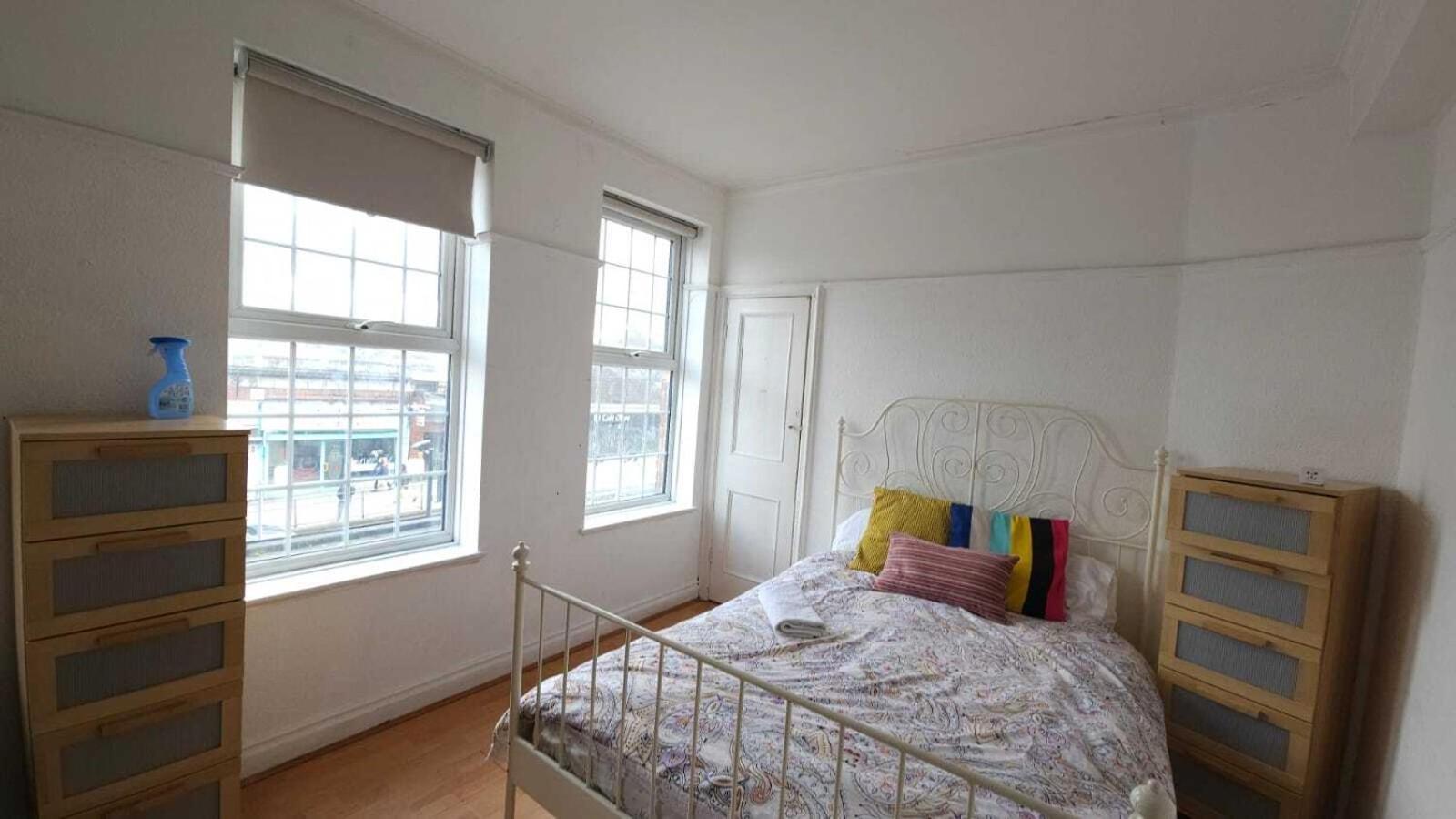 London Edgware Station Apartment Room photo