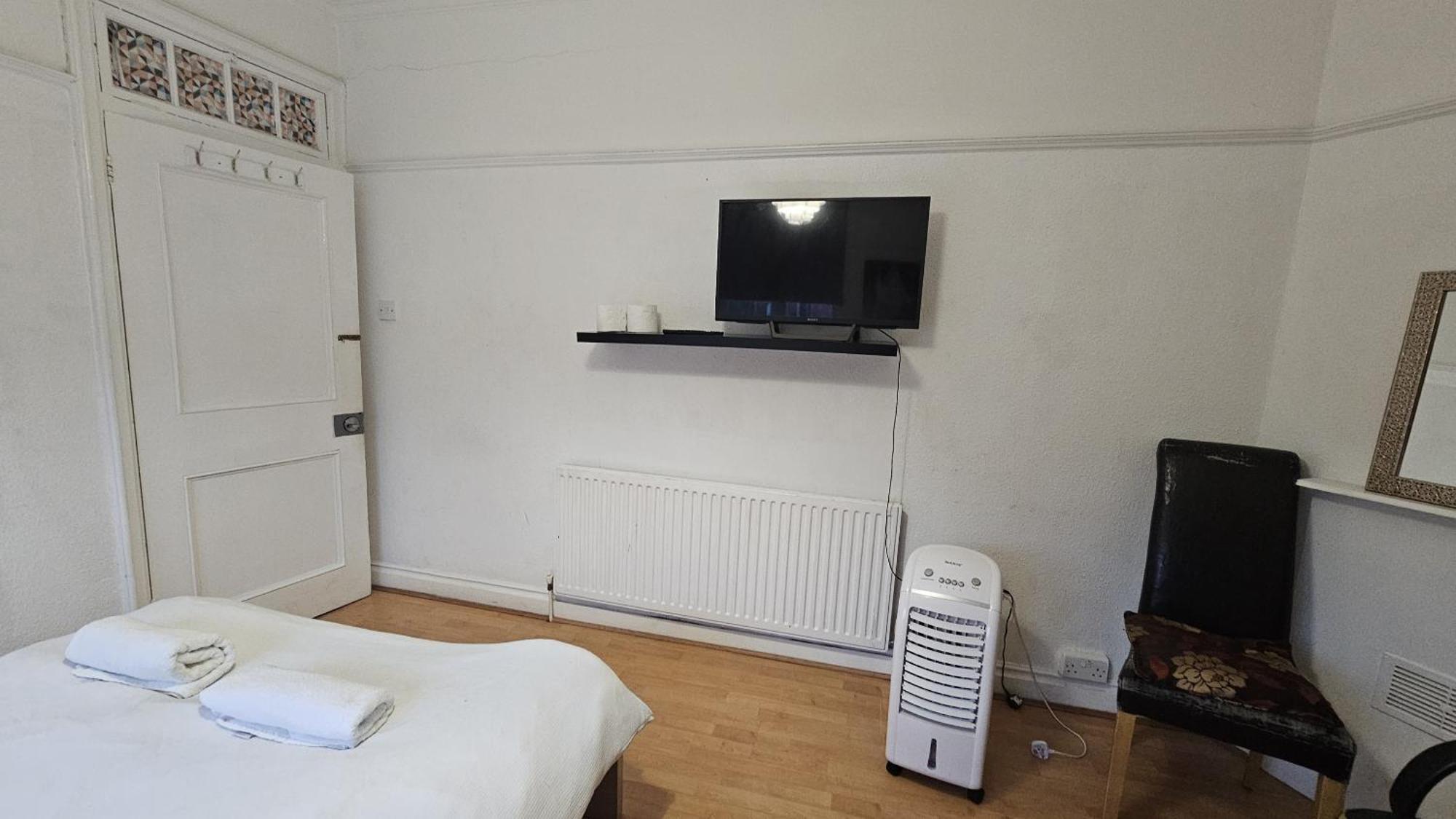 London Edgware Station Apartment Exterior photo